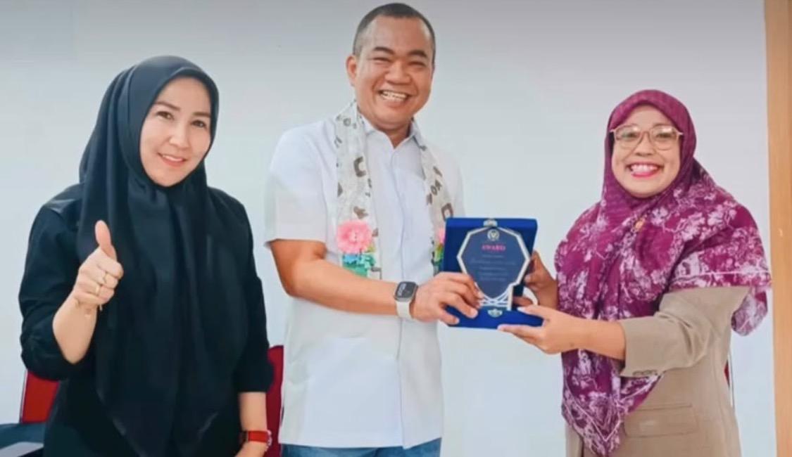 Andi Patarai Amir Raih Penghargaan Legislator Paling Aktif dan Kritis DPRD Sulsel
