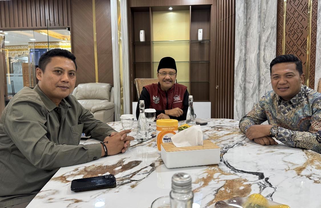 Usai Launching, Gus Ipul Diskusi Program Kemensos Bareng AIA dan Sultan Tajang